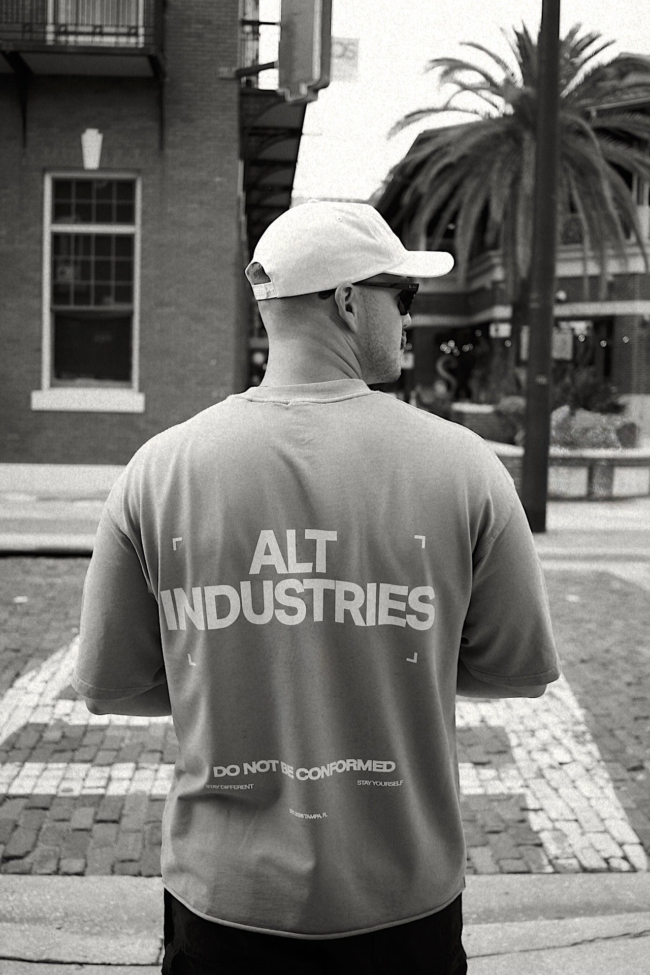 BOLD "PREMIUM" TEE