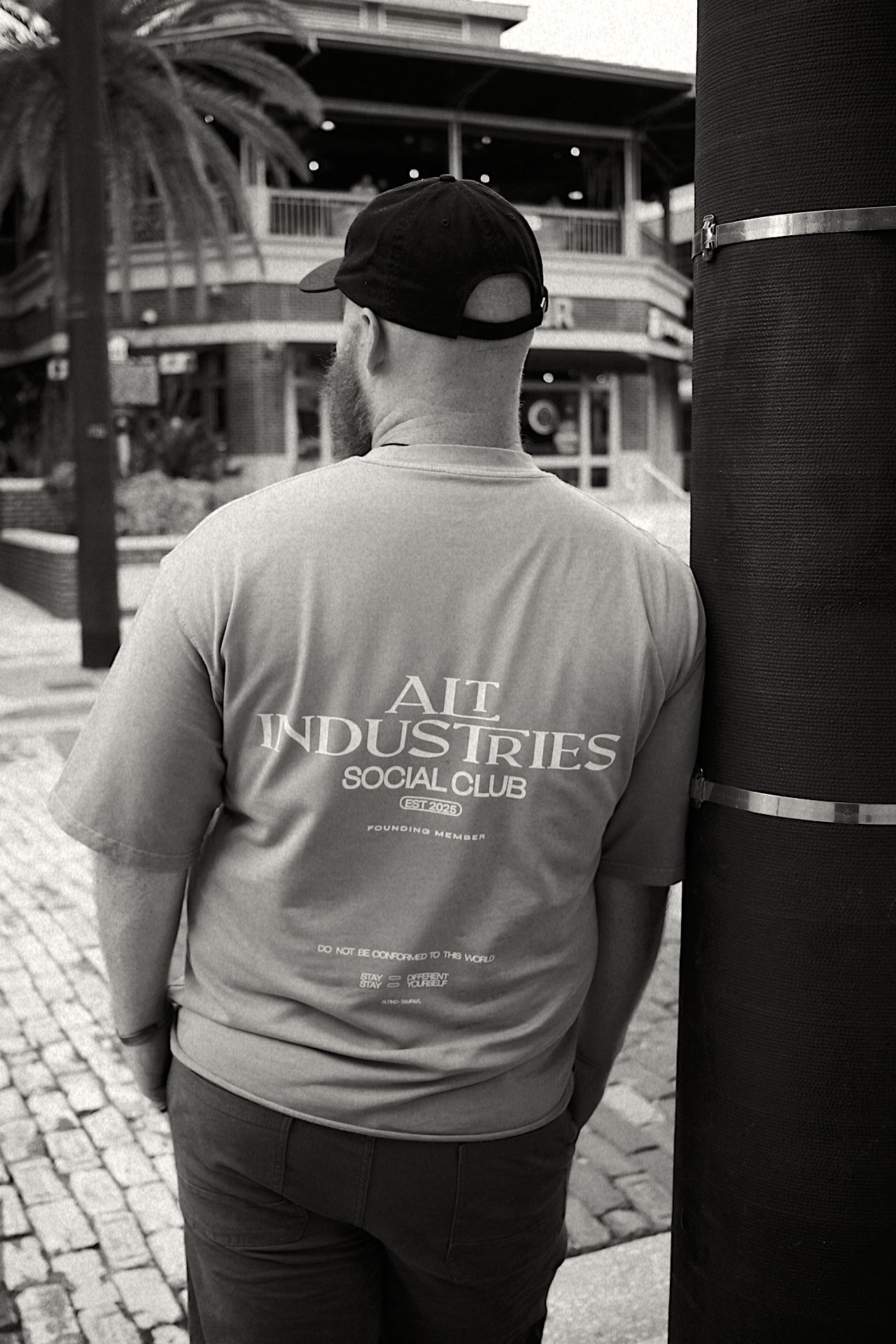 CLEAN LINES "PREMIUM" TEE